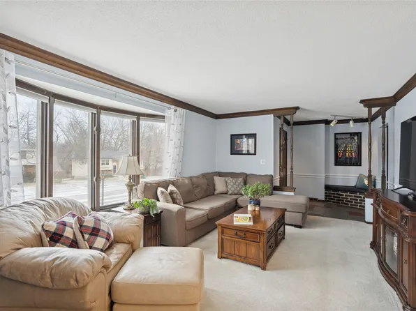 2008 Center St, West Des Moines, IA 50265