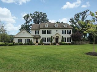 42 Ridge Rd, Green Brook, NJ 08812