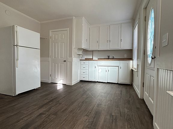 2nd image of 98 Chandler St APT 1