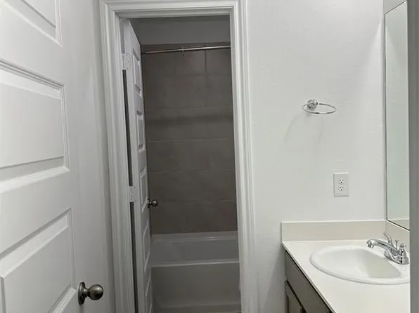3004 Baneberry Ln Building 43, Mesquite, TX 75150