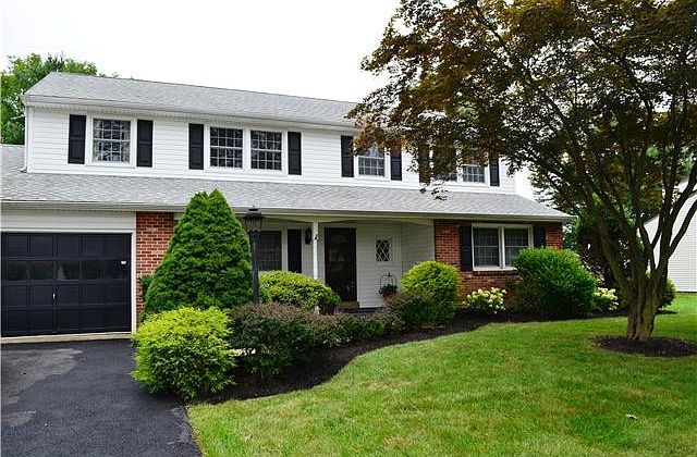 1st image of 392 Stafford Ave