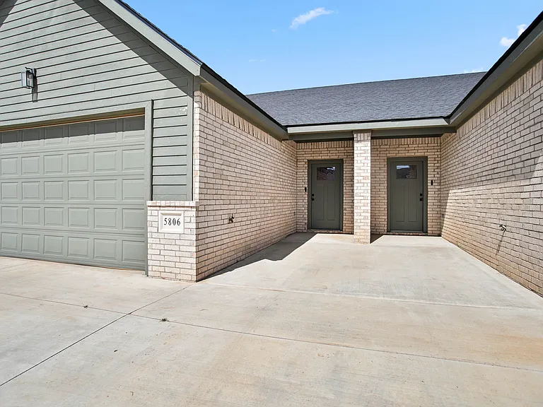 5806 Virginia Ave — Photo 2