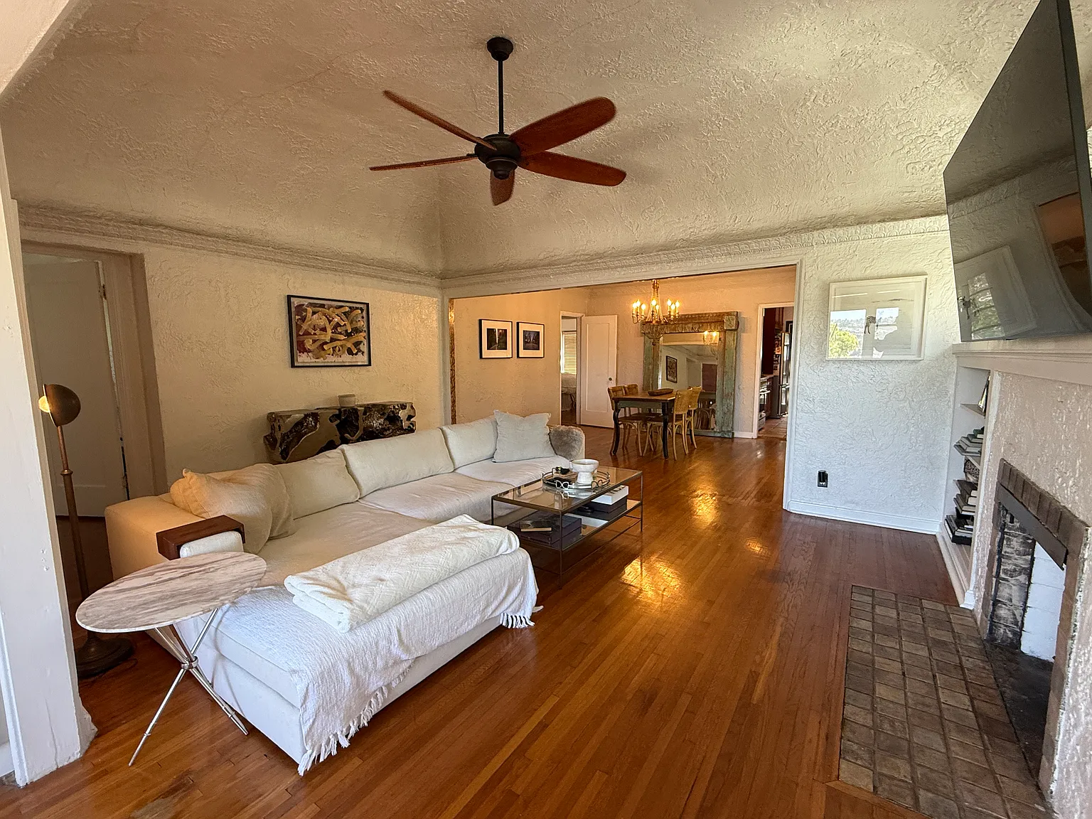 3 bed, 1382 sqft, $7,950 — Photo 4