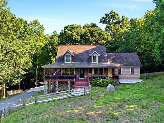 3rd image of 3130 Acorn Ridge Rd