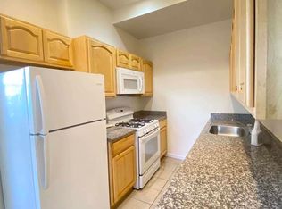 660 Bay St APT 2R, Staten Island, NY 10304