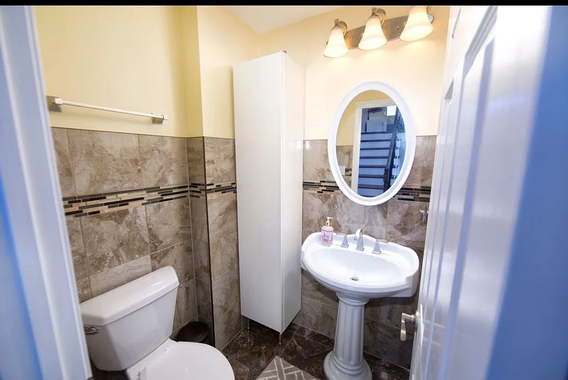 1228 W Baldwin Ct — Photo 4