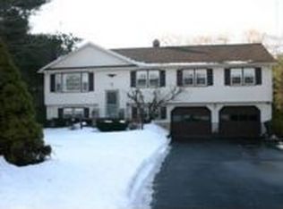 24 Riverview Dr, Suffield, CT 06078