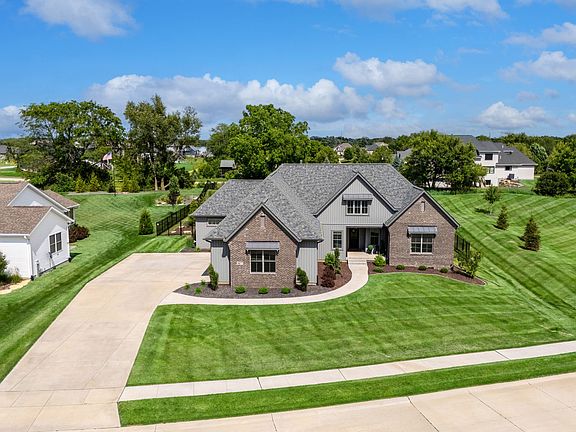 3rd image of 5077 Oak Ridge Ct