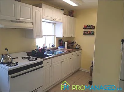 815 Livingston St — Photo 6