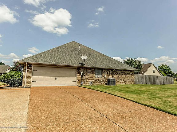 4th image of 9448 Lorrie Ln