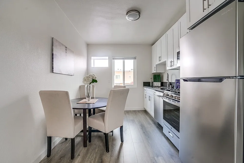 1074 E Market St — Photo 1