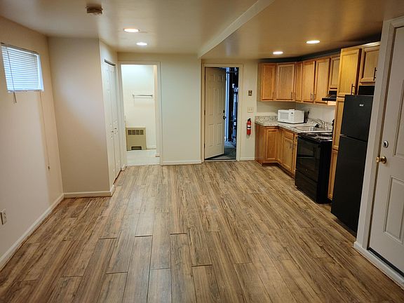 3rd image of 6-3436 Sofia St #6