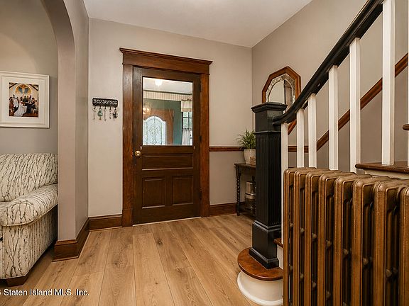 5th image of 155 Decker Ave