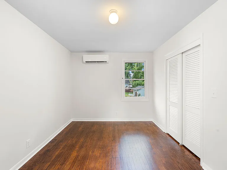 1036 Seymour Ave #B — Photo 24