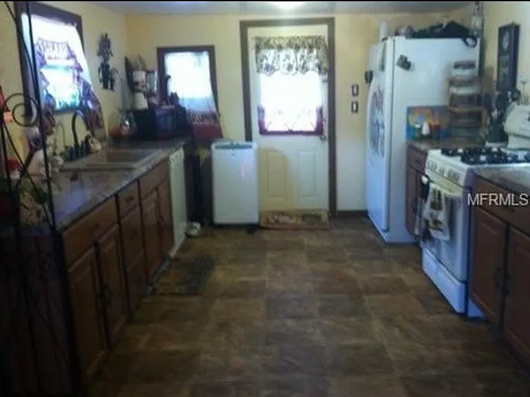 724 McKenzie St — Photo 4