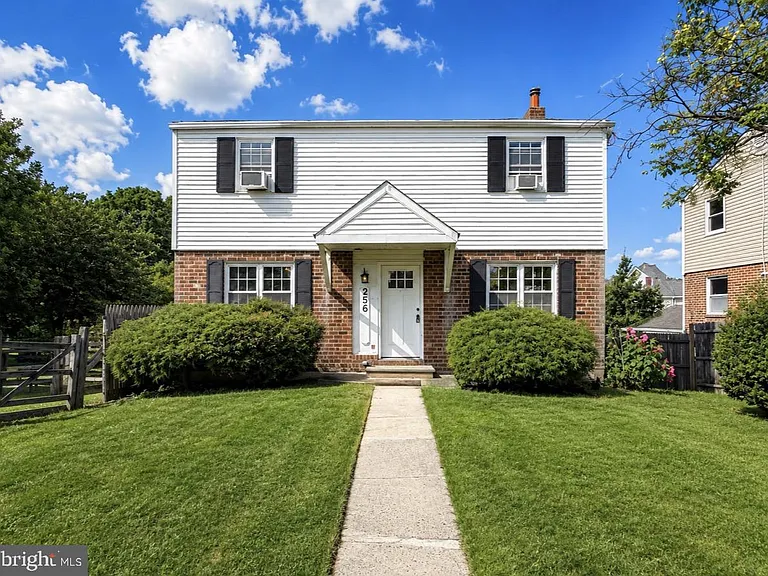 256 W Beidler Rd — Photo 33