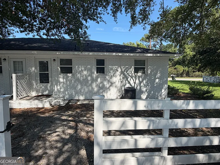 105 Donehoo St #A — Photo 2