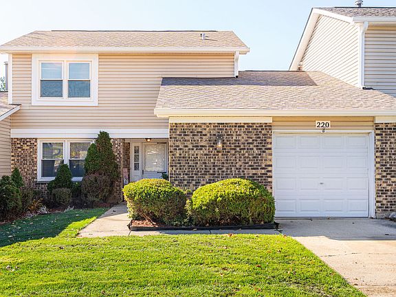 2nd image of 220 Stanyon Ln