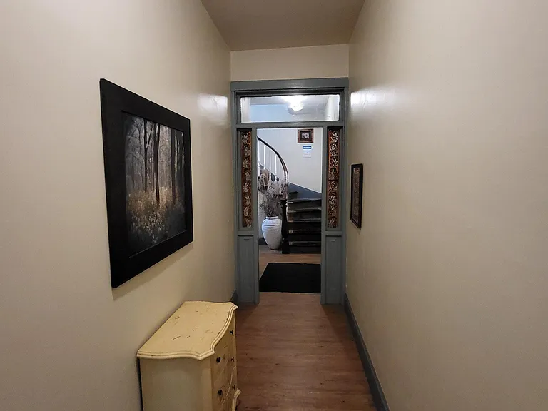 34 E Walnut St #B — Photo 2
