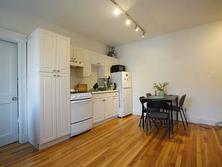 62 Queensberry St #3002 — Photo 9
