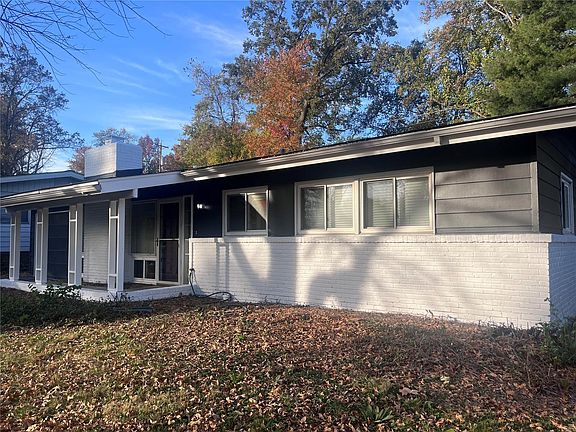 3rd image of 385 Waterford Dr