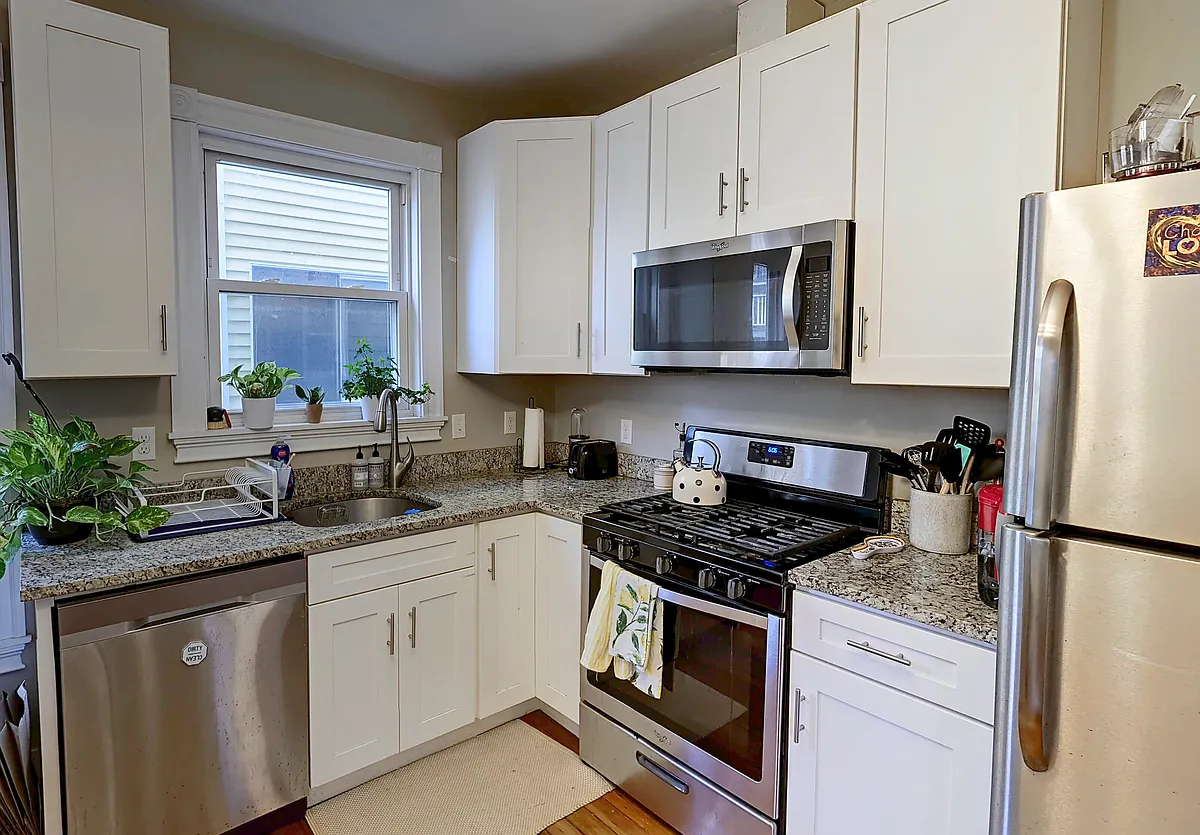 Building Photo - 103 Marion St #1A