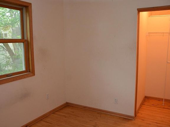 4th image of 307 Warner Ave S