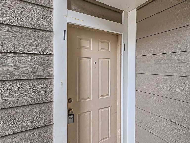 18043 E Ohio Ave #103 — Photo 4