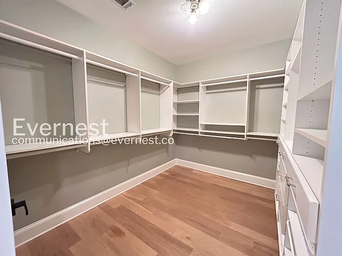4706 Woodlawn Ct NE — Photo 10