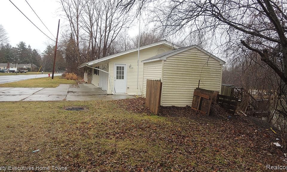 4167 N River Rd, Fort Gratiot, MI 48059 MLS 20230005733 Zillow