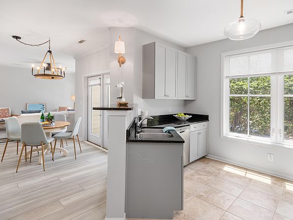 4th image of 280 Seven Farms Dr Unit 202