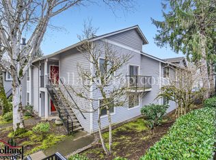 86 Kingsgate Rd E #101, Lake Oswego, OR 97035