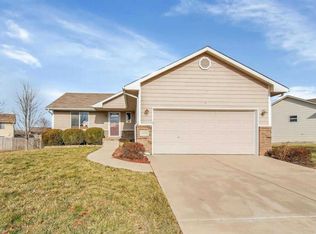 1422 E Prairie Hill St, Wichita, KS 67219