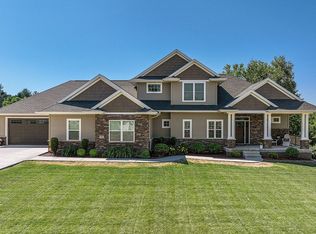 2995 Spring Valley Ct NE, Swisher, IA 52338