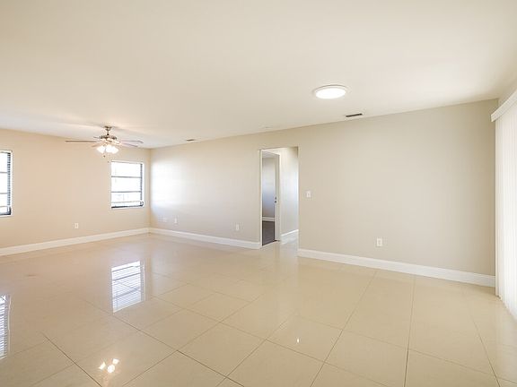 3rd image of 25353 Doredo Dr