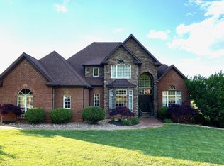 140 Essex Ct, Lenoir City, TN 37772