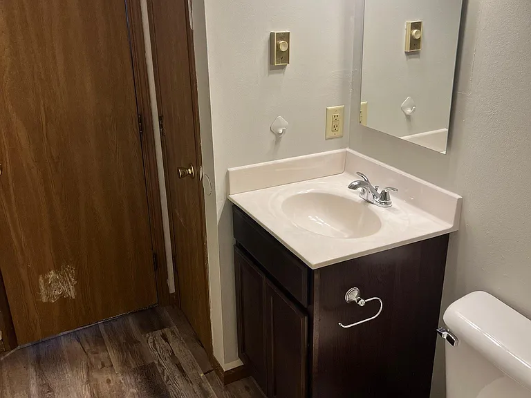 650 Larch St #B — Photo 10