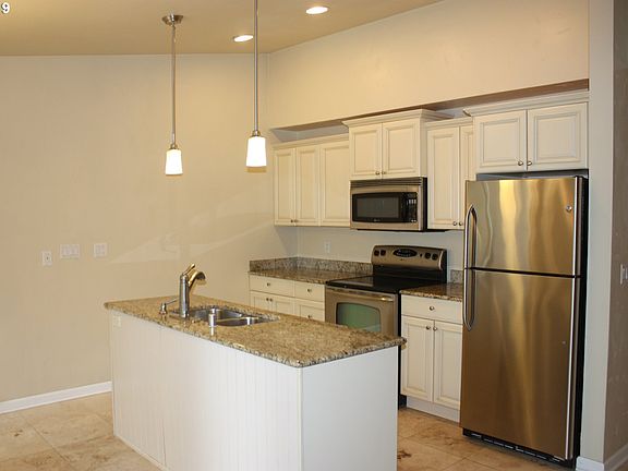 5th image of 141715 SE 24th St #203