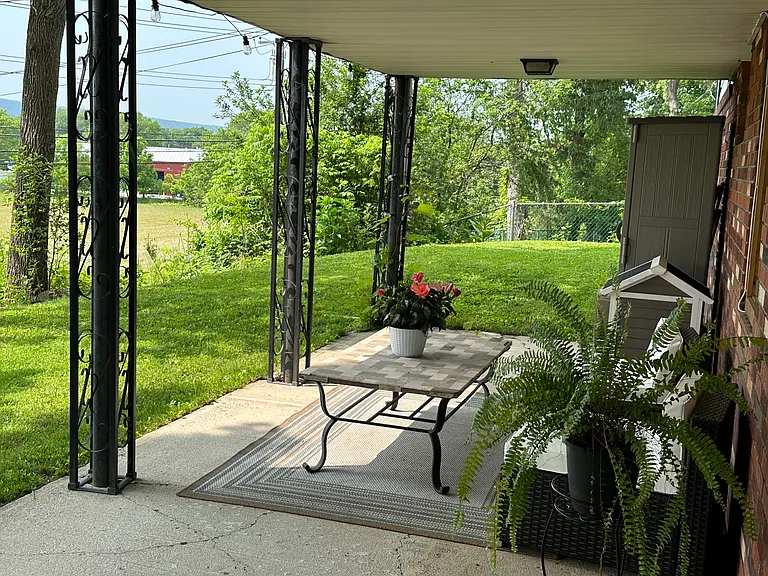 4 Van Ave #B — Photo 21