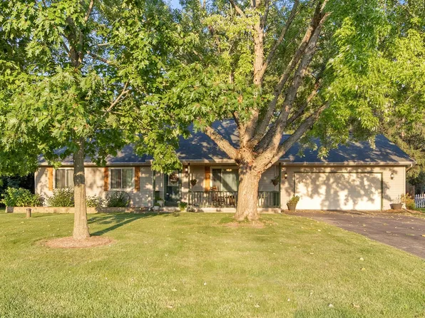 N7594 Island Dr, Pardeeville, WI 53954