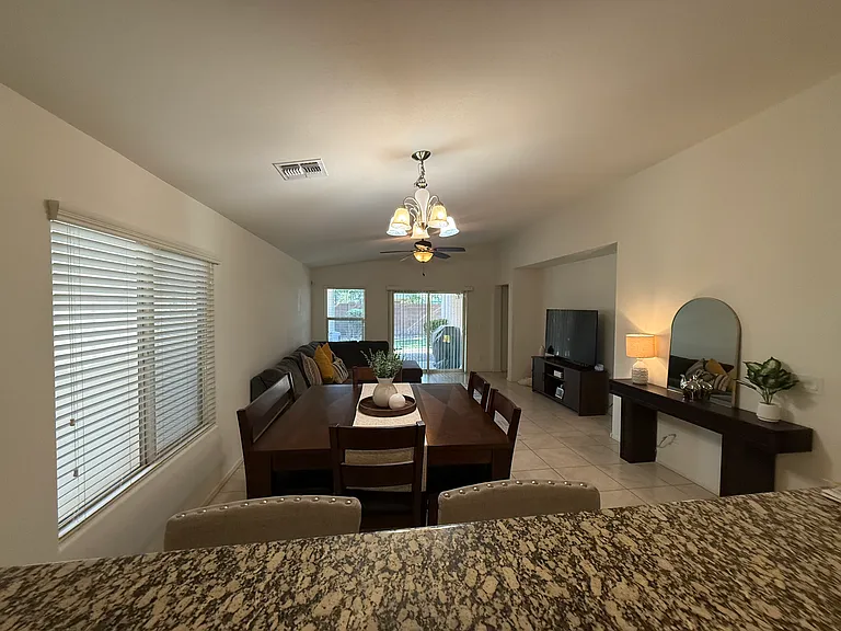 2233 E Stacey Rd — Photo 11
