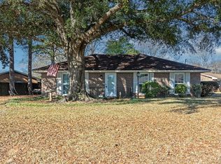 118 Warwick Dr, Prattville, AL 36066