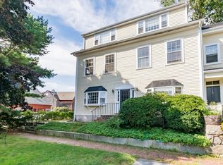 27 Elm St #B, Manchester, MA 01944