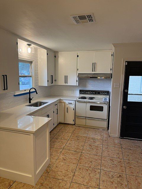 2nd image of 4414 Spring St