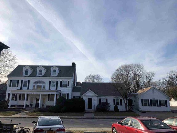 3rd image of 154 Warren St