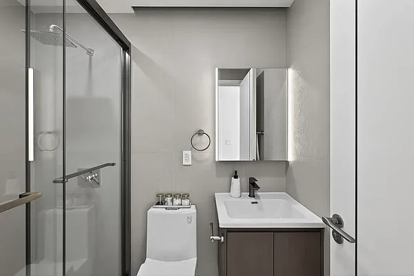 Bathroom, photo 2