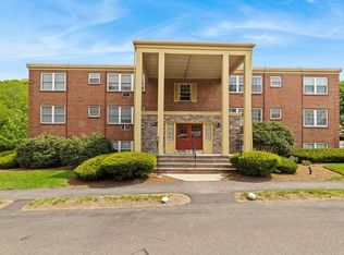 5 Woodsum Dr APT 12, Braintree, MA 02184