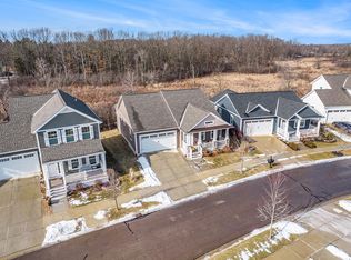 9284 Regency Blvd, Pinckney, MI 48169