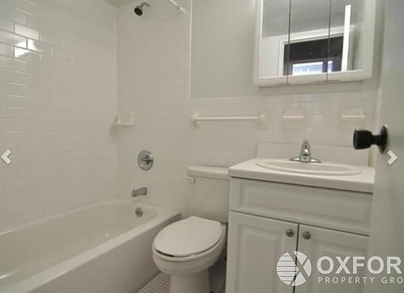4th image of 33 Gold St APT 327