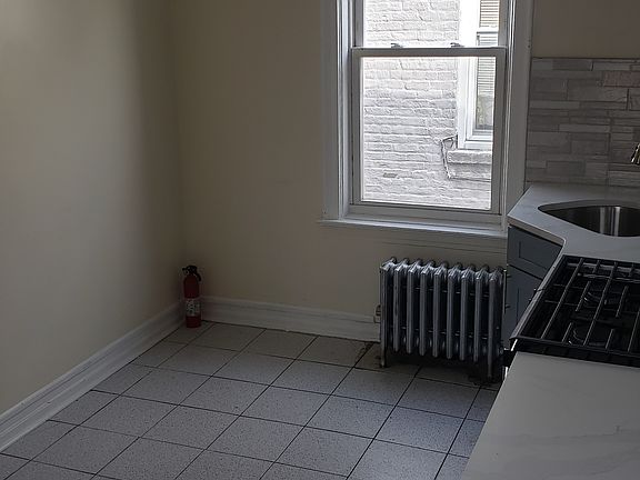 4th image of 283 E 57th St Floor 2